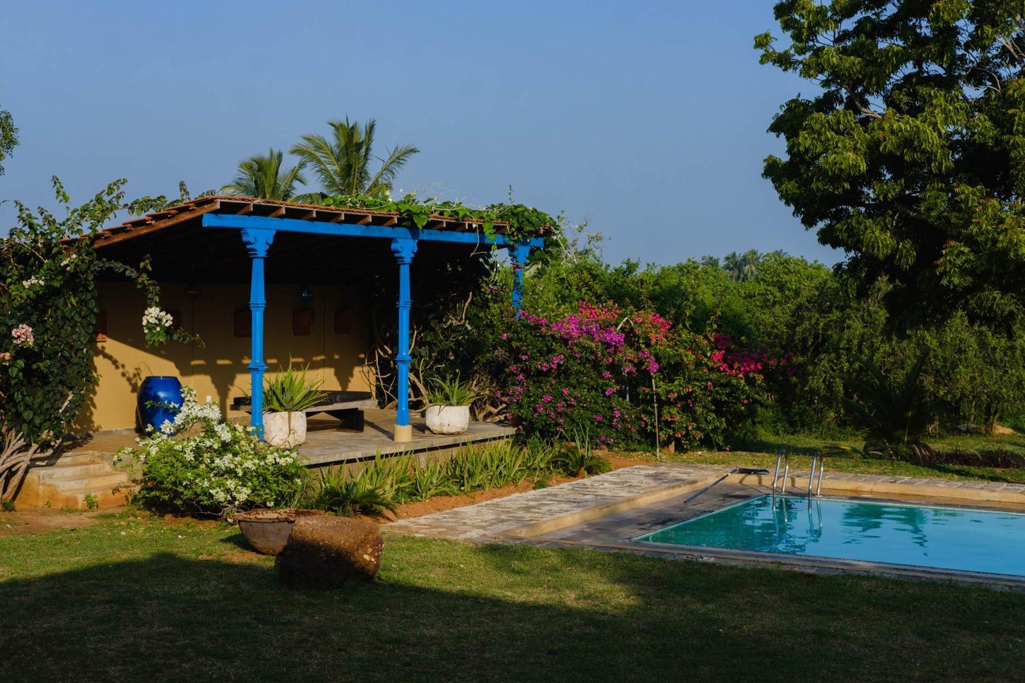 Treasure Rock Bed & Breakfast Kirinda  Exterior photo