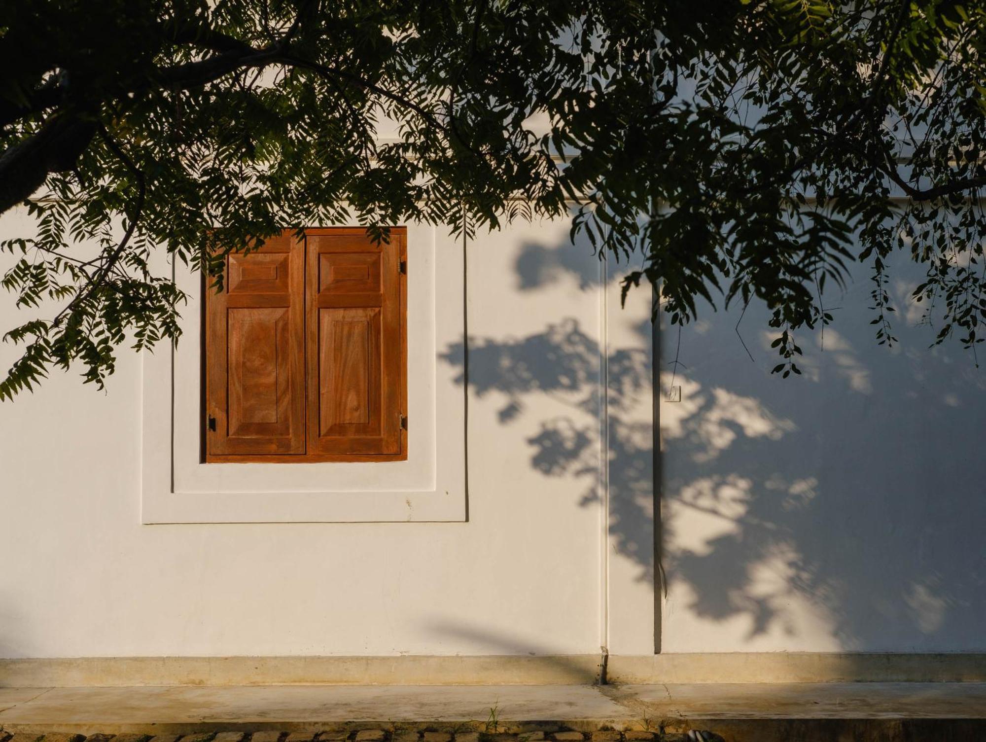 Treasure Rock Bed & Breakfast Kirinda  Exterior photo