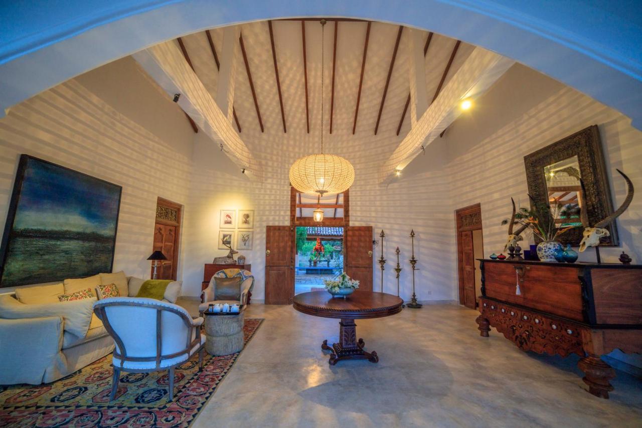 Treasure Rock Bed & Breakfast Kirinda  Exterior photo