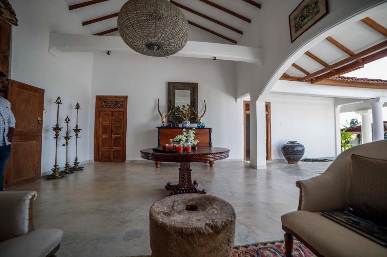 Treasure Rock Bed & Breakfast Kirinda  Exterior photo